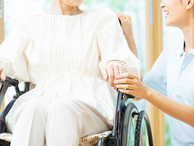 年を重ねると、病院への通院が大きな負担になることがあります。